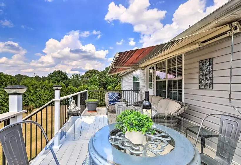 Beautiful Hampton Home W/ Gazebo & Backyard!