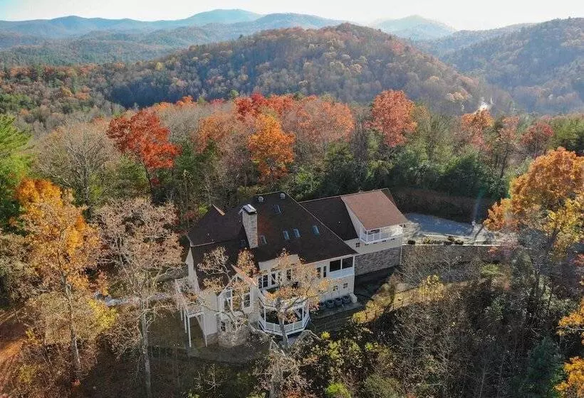 Blairsville Mansion W/ Hot Tub, Casino + Games!