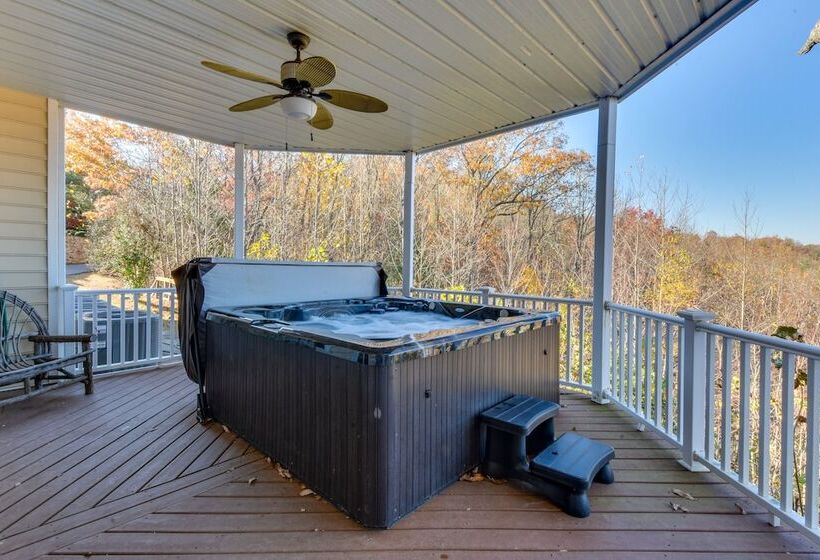 Blairsville Mansion W/ Hot Tub, Casino + Games!