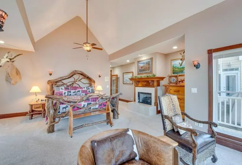 Blairsville Mansion W/ Hot Tub, Casino + Games!