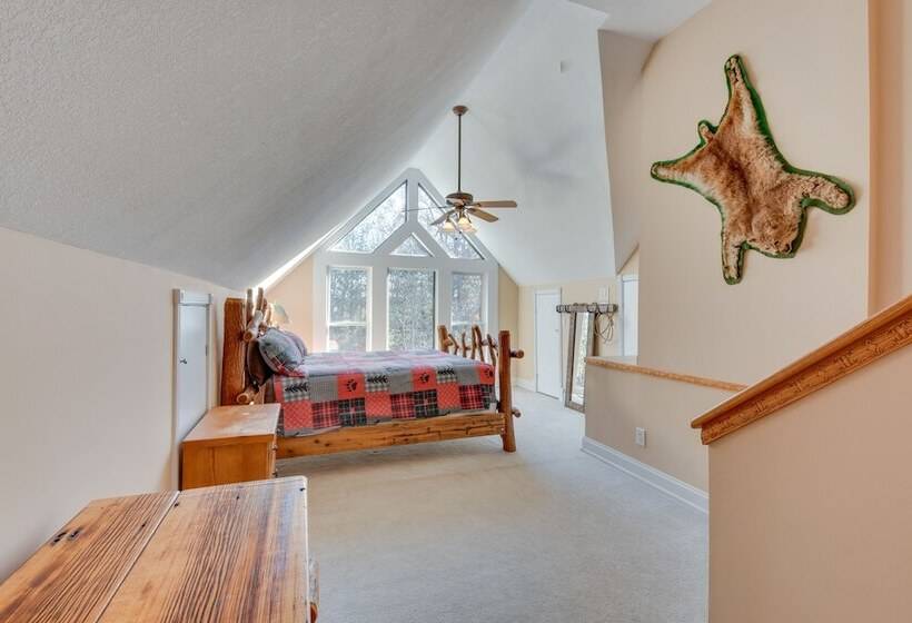 Blairsville Mansion W/ Hot Tub, Casino + Games!