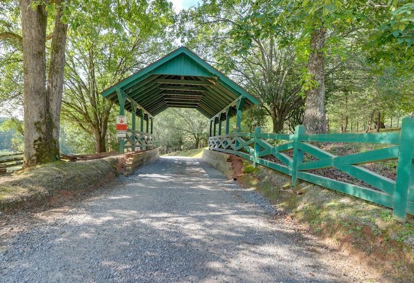 Blue Ridge Cabin W/ Hot Tub & Private Lake!