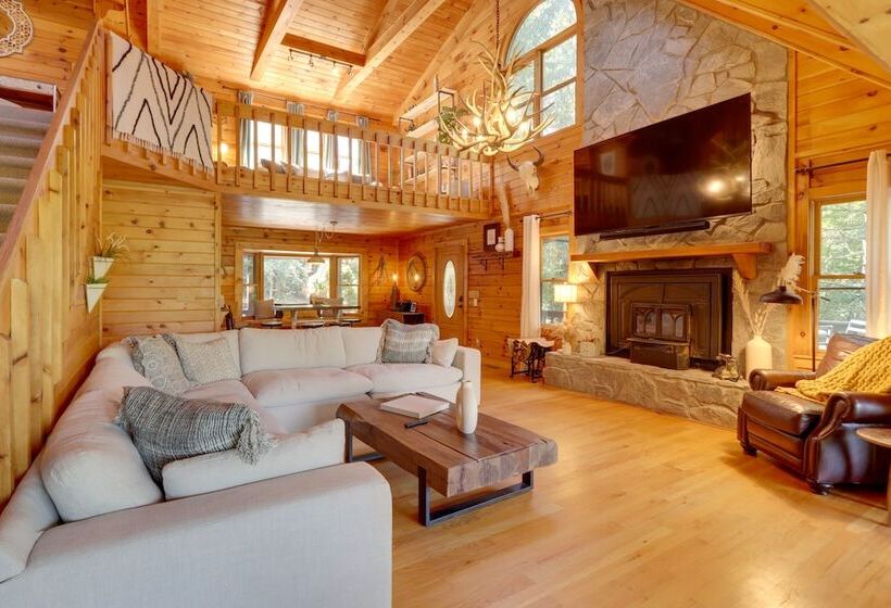 Blue Ridge Cabin W/ Hot Tub & Private Lake!