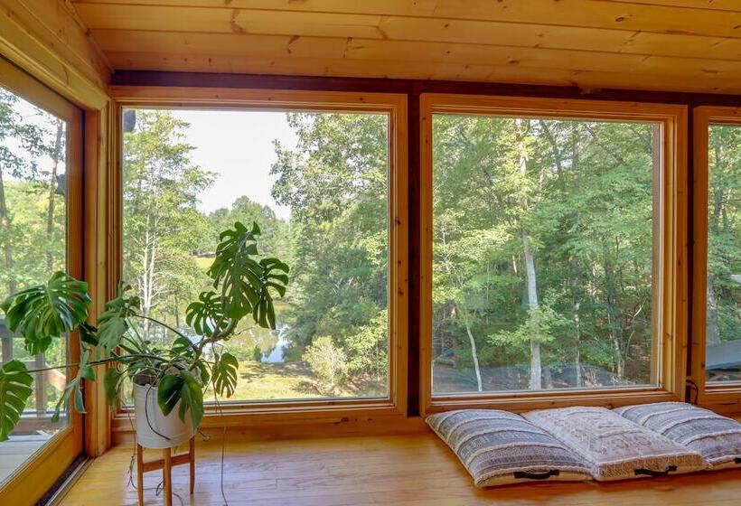 Blue Ridge Cabin W/ Hot Tub & Private Lake!