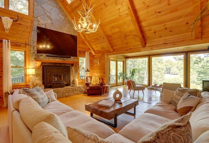 Blue Ridge Cabin W/ Hot Tub & Private Lake!