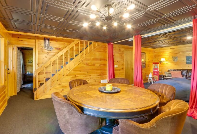 Blue Ridge Cabin W/ Hot Tub & Private Lake!