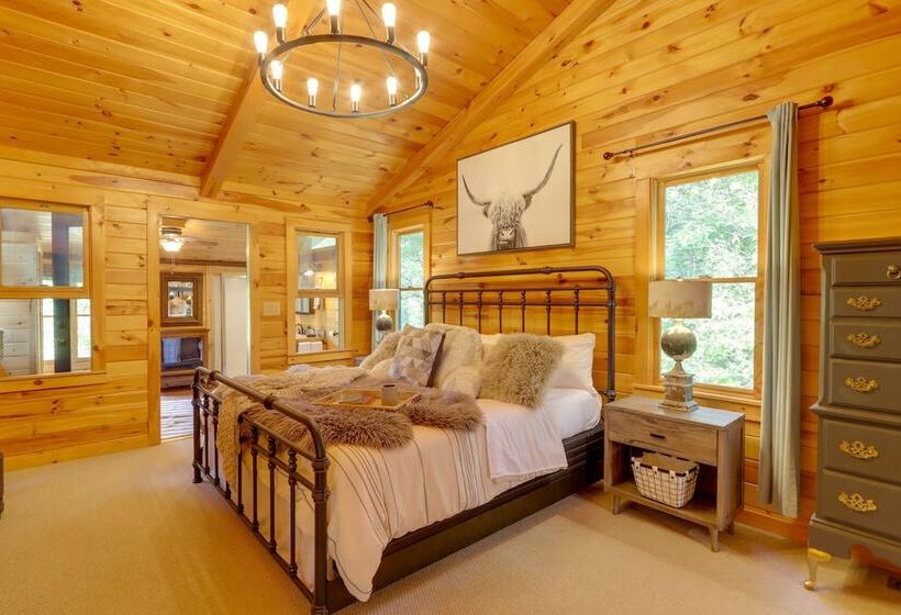 Blue Ridge Cabin W/ Hot Tub & Private Lake!