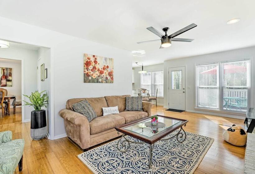 Bright Sugar Hills Home ~ 5 Mi To Lake Lanier