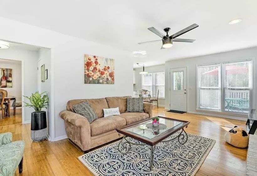 Bright Sugar Hills Home ~ 5 Mi To Lake Lanier