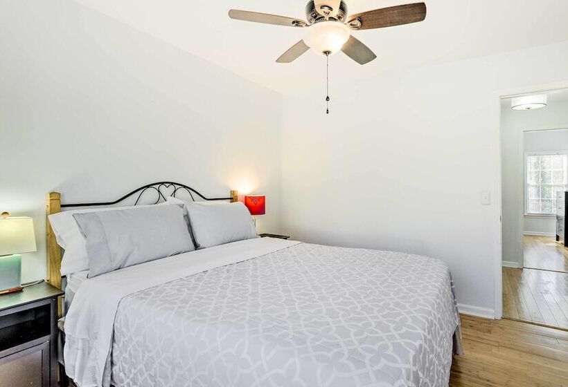 Bright Sugar Hills Home ~ 5 Mi To Lake Lanier