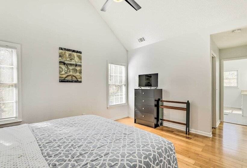 Bright Sugar Hills Home ~ 5 Mi To Lake Lanier