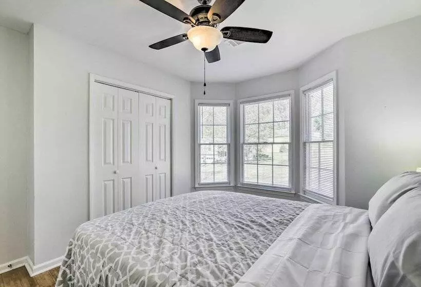 Bright Sugar Hills Home ~ 5 Mi To Lake Lanier
