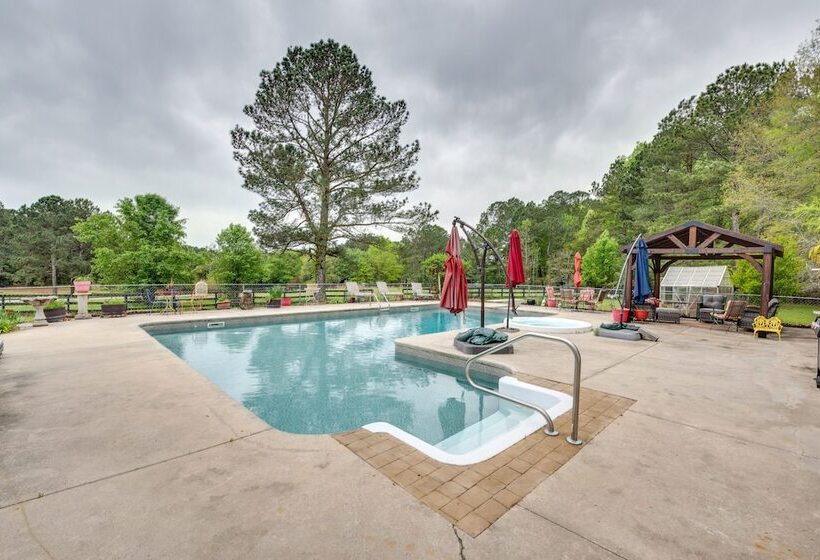 Buckhead Cabin W/ Fireplaces & Private Pool!