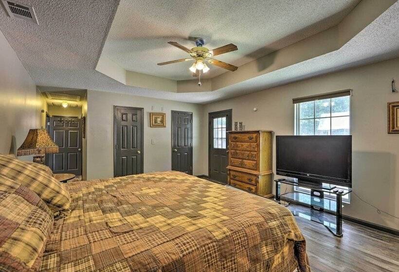 Buckhead Cabin W/ Fireplaces & Private Pool!