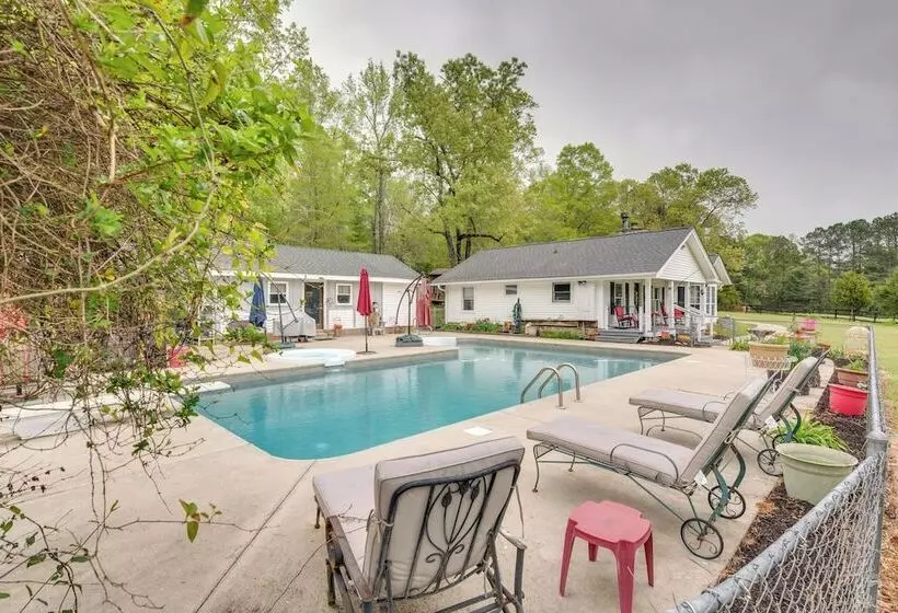 Buckhead Cabin W/ Fireplaces & Private Pool!