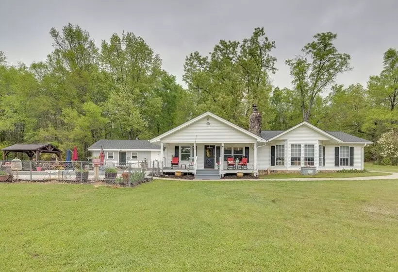 Buckhead Cabin W/ Fireplaces & Private Pool!