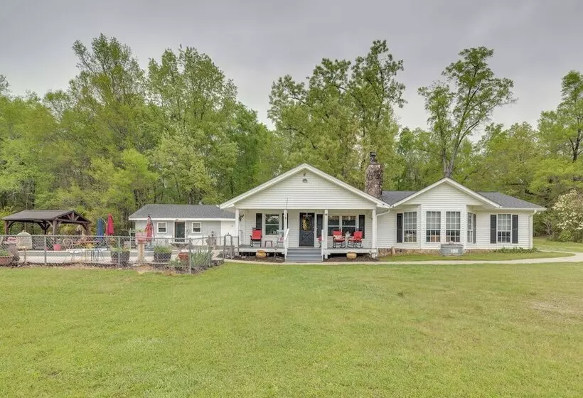 Buckhead Cabin W/ Fireplaces & Private Pool!