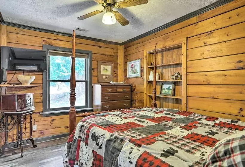Buckhead Cabin W/ Fireplaces & Private Pool!