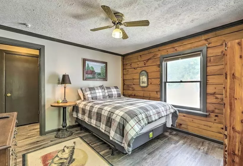 Buckhead Cabin W/ Fireplaces & Private Pool!