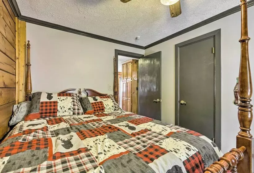 Buckhead Cabin W/ Fireplaces & Private Pool!