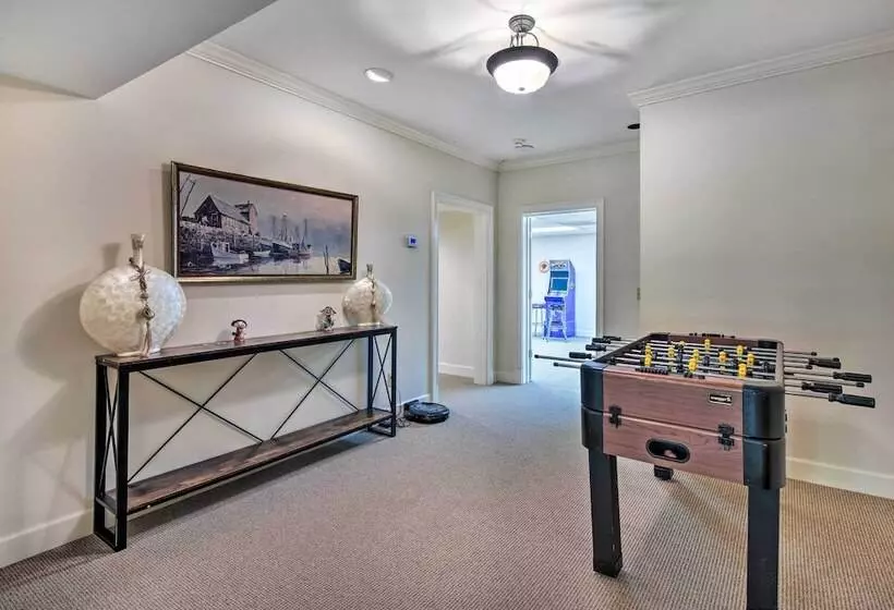 Buford Mansion W/ Pool ~ 14 Mi To Lake Lanier