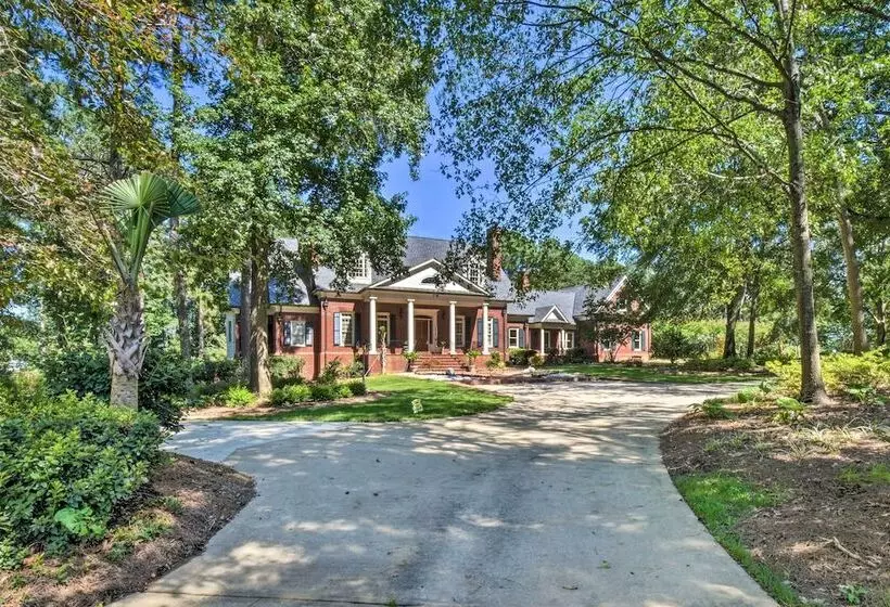Buford Mansion W/ Pool ~ 14 Mi To Lake Lanier