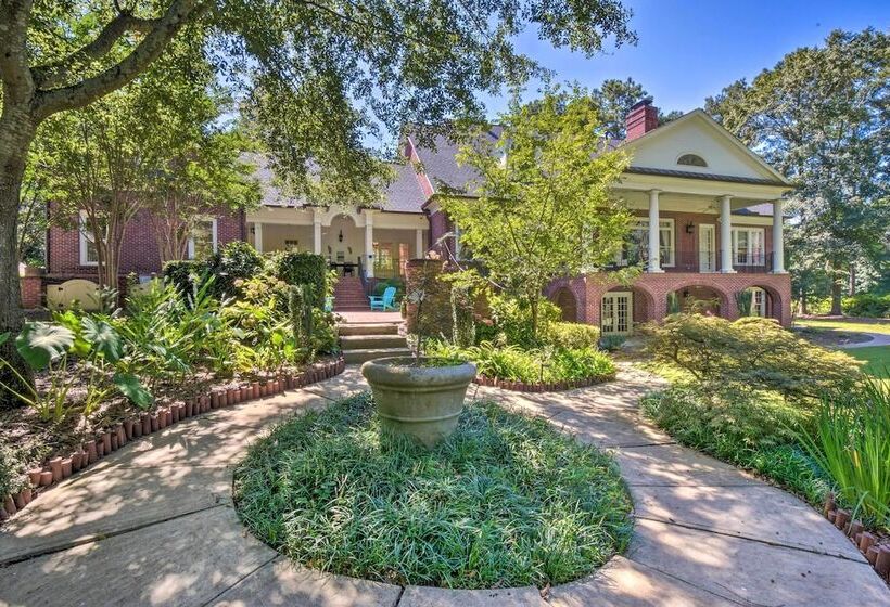 Buford Mansion W/ Pool ~ 14 Mi To Lake Lanier