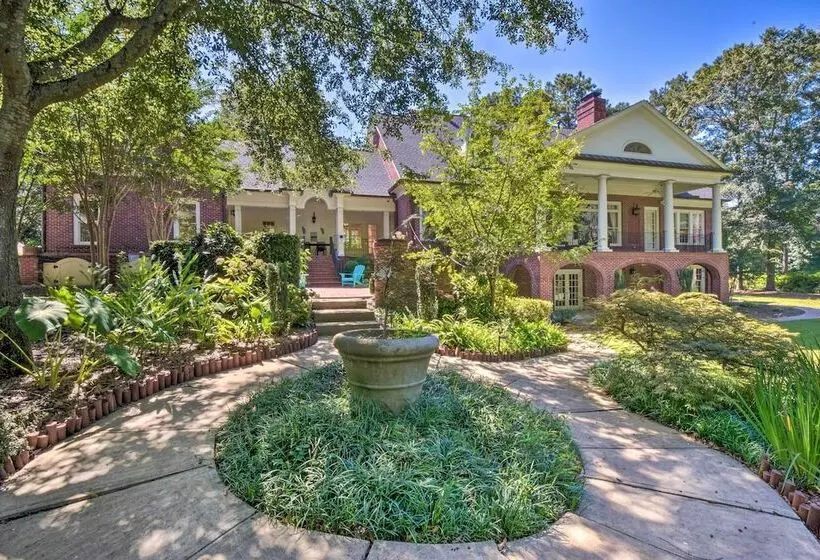 Buford Mansion W/ Pool ~ 14 Mi To Lake Lanier