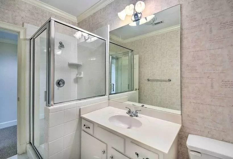 Buford Mansion W/ Pool ~ 14 Mi To Lake Lanier