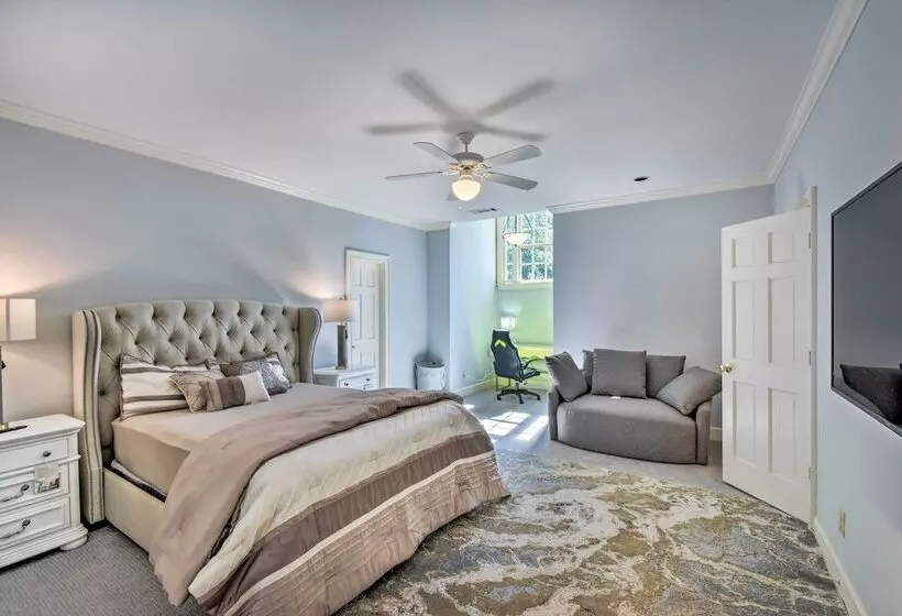 Buford Mansion W/ Pool ~ 14 Mi To Lake Lanier