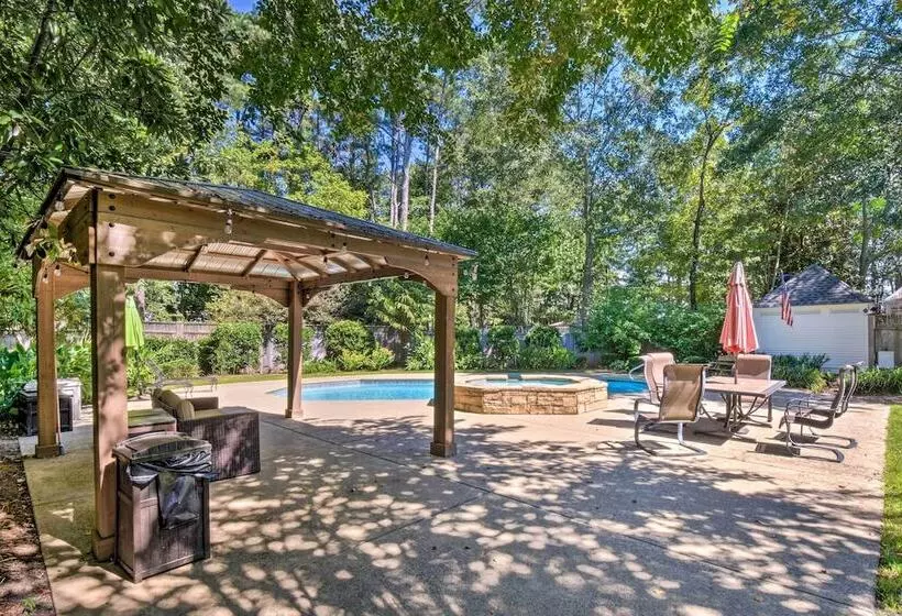 Buford Mansion W/ Pool ~ 14 Mi To Lake Lanier