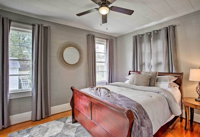 Charming Cottage W/ Mississippi River Views!