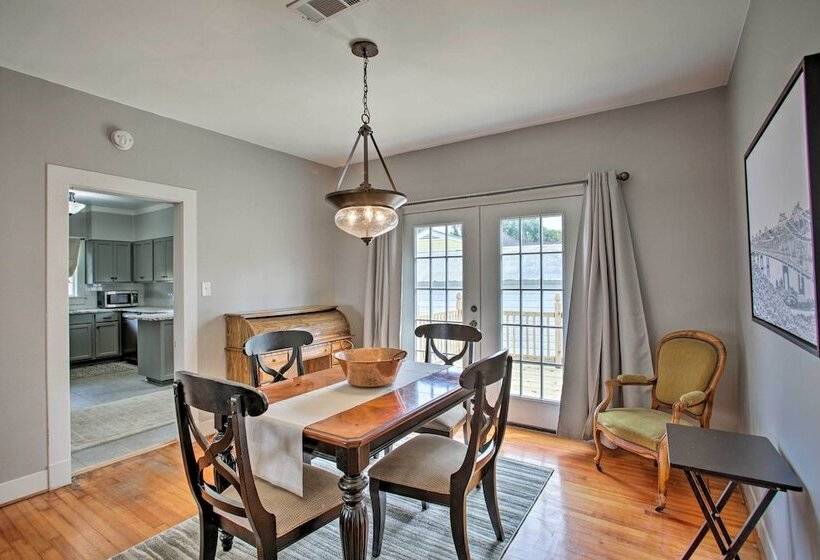 Charming Cottage W/ Mississippi River Views!