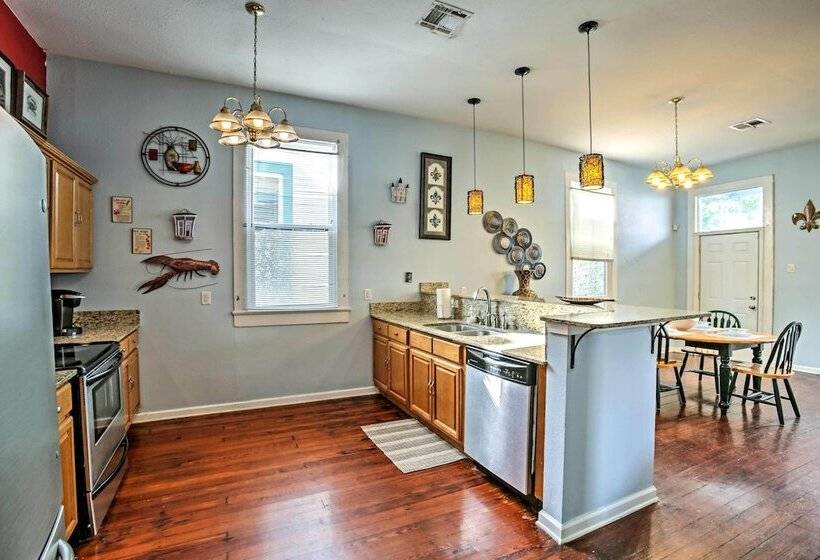 5 Mi To Bourbon Street: Central Nola Home