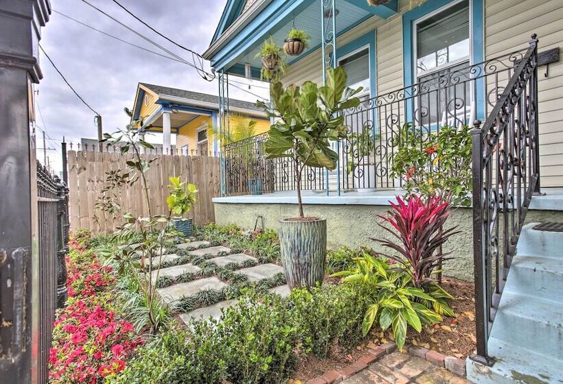 5 Mi To Bourbon Street: Central Nola Home
