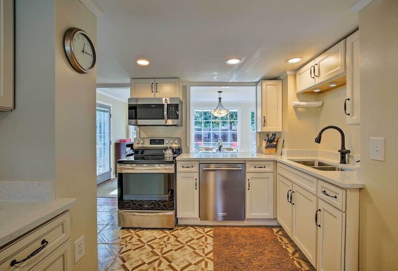 Cheery Cottage W/ Yard < 1 Mile To Marietta Square