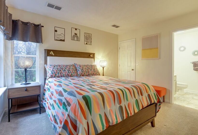 Chic Lexington Home W/ Deck ~ 5 Mi To Downtown!