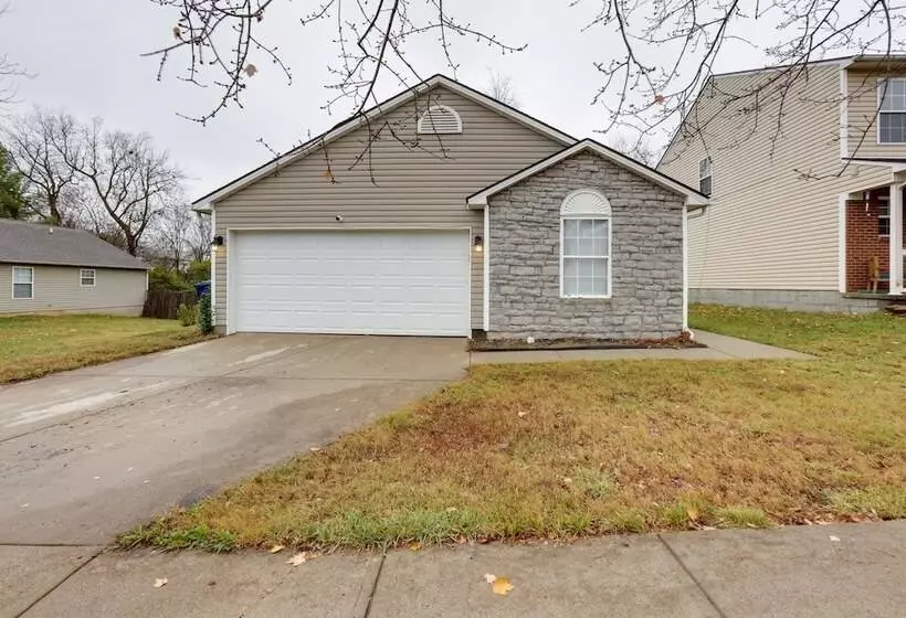 Chic Lexington Home W/ Deck ~ 5 Mi To Downtown!