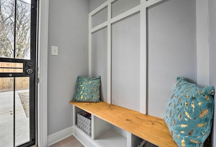 Chic Memphis Home W/ Deck ~ 2 Mi To Dtwn!