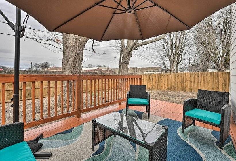 Chic Memphis Home W/ Deck ~ 2 Mi To Dtwn!