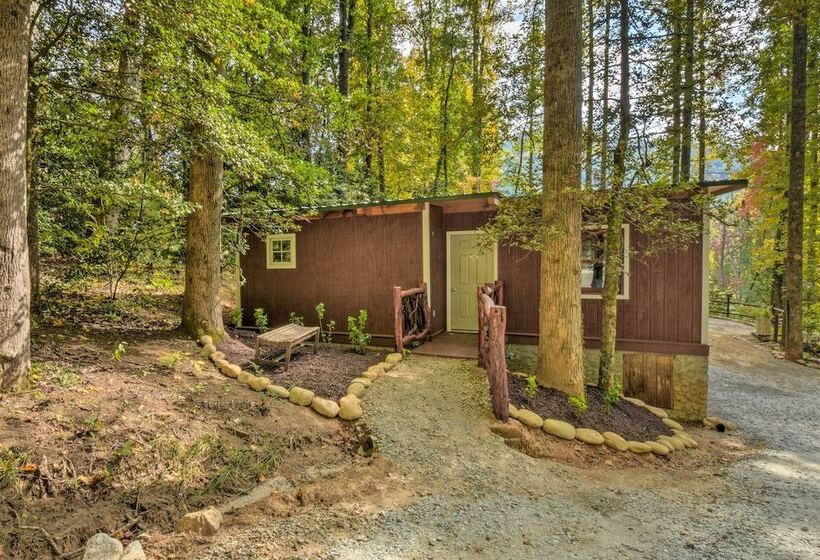 Clayton Retreat W/ Spacious Deck & Mtn Views!