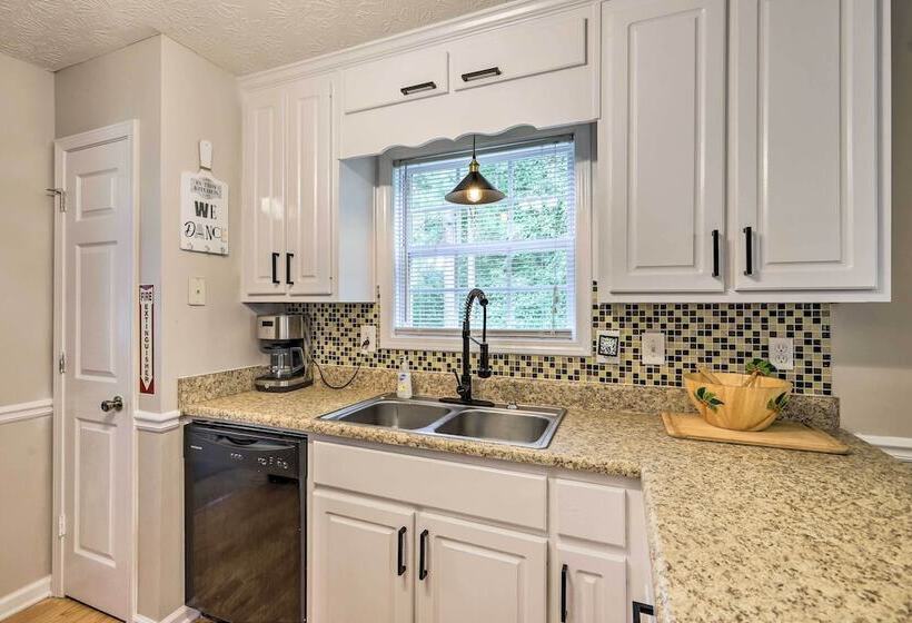 Covington Abode < 30 Mi To Stone Mtn Park!