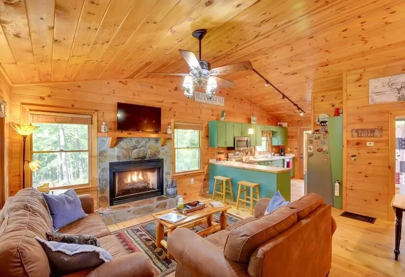 Cozy Cabin In Private Location W/ Hot Tub & Grill!