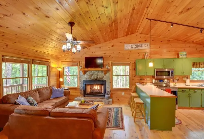 Cozy Cabin In Private Location W/ Hot Tub & Grill!