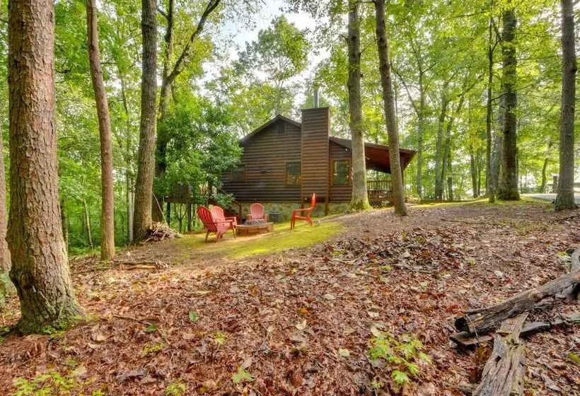 Cozy Cabin In Private Location W/ Hot Tub & Grill!