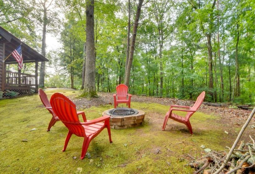 Cozy Cabin In Private Location W/ Hot Tub & Grill!