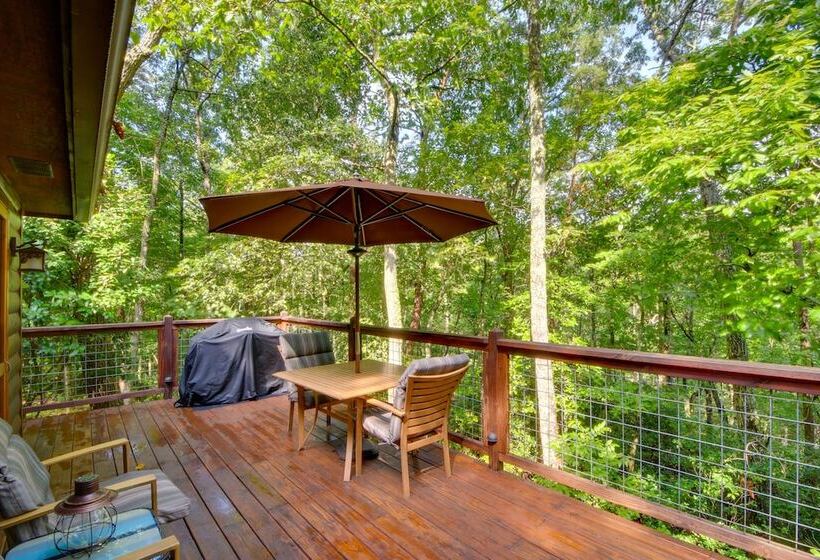 Cozy Cabin In Private Location W/ Hot Tub & Grill!