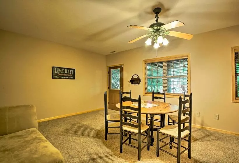 Cozy Cabin W/ Deck, Walk To Wildcat Creek & Dining