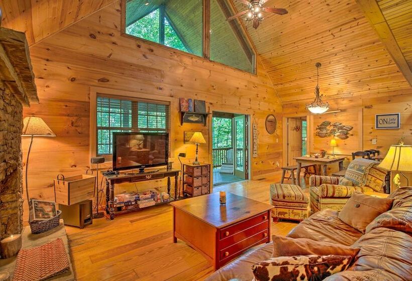 Cozy Cabin W/ Deck, Walk To Wildcat Creek & Dining