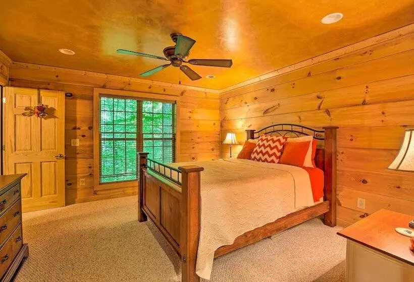 Cozy Cabin W/ Deck, Walk To Wildcat Creek & Dining